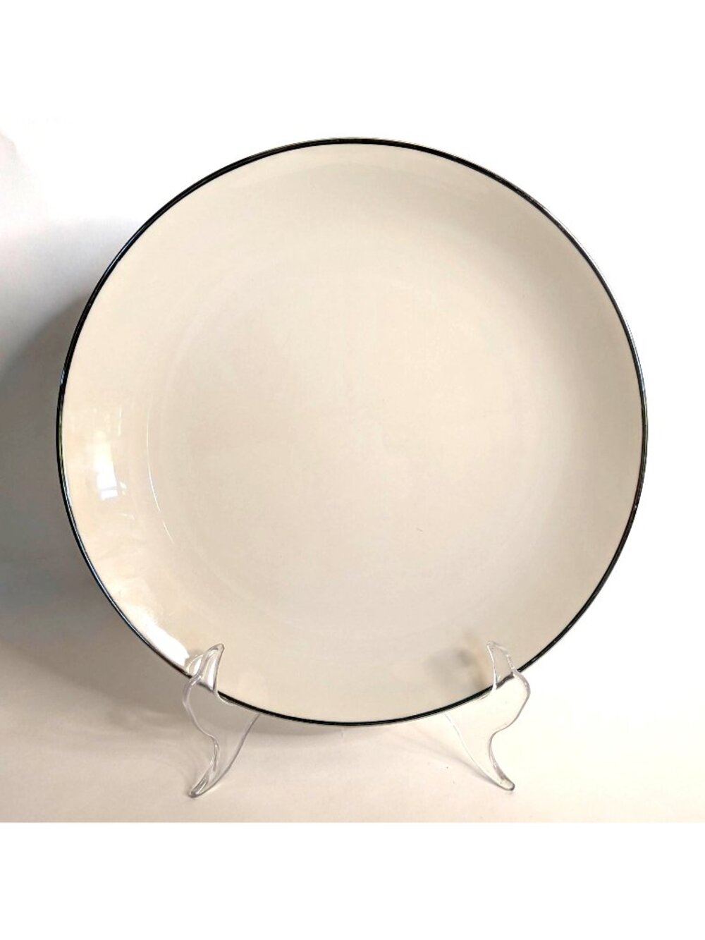 Franciscan Off-White Encanto Dinner Plate 10.50 Wide Platinum Band Porcelain USA